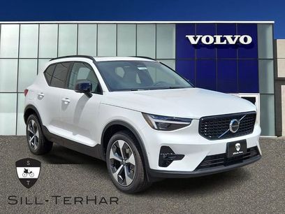 New 2026 Volvo XC40 B5 Plus w/ Protection Package Premier