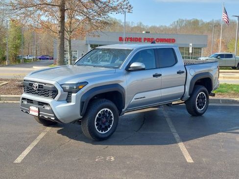 Certified 2024 Toyota Tacoma TRD Off-Road image 7
