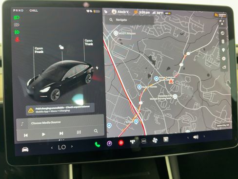 Used 2018 Tesla Model 3 Long Range image 19
