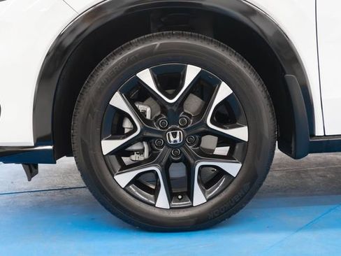 Used 2026 Honda HR-V EX-L image 2