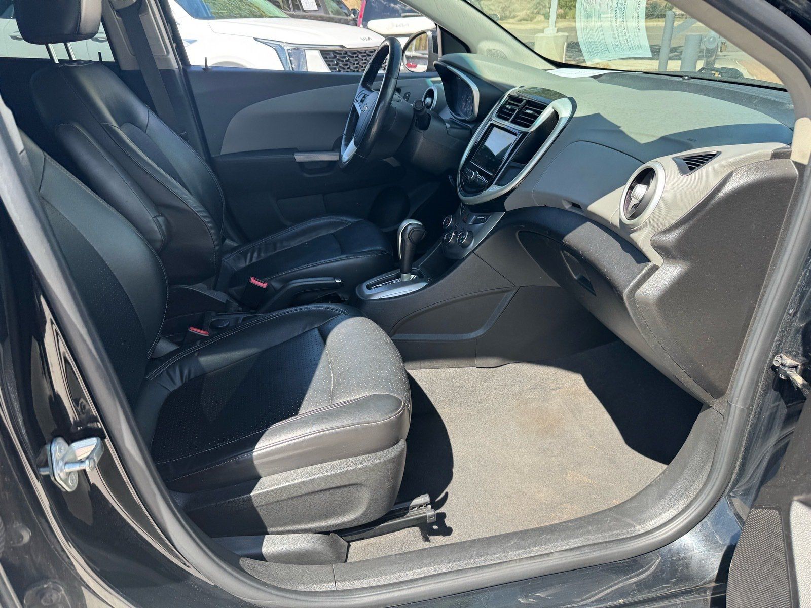 Used 2018 Chevrolet Cruze LT w/ Convenience Package FWD image 27