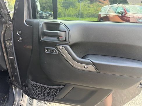 Used 2017 Jeep Wrangler Unlimited Sport w/ Quick Order Package 24S AWD/4WD image 17