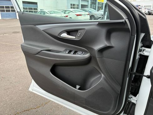 Used 2025 Buick Envista Preferred FWD image 18