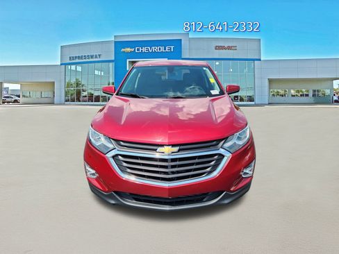 Used 2018 Chevrolet Equinox LT image 2