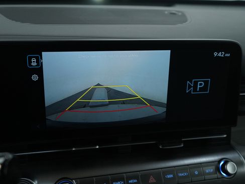 Used 2025 Hyundai Kona SEL image 22