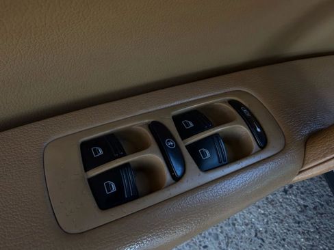 Used 2003 Porsche Cayenne S image 34