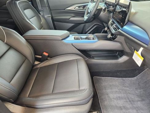 New 2026 Chevrolet Equinox EV LT w/ Convenience Package II FWD image 12