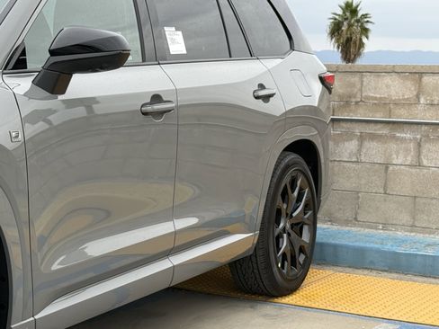 New 2026 Lexus TX 500h AWD image 5