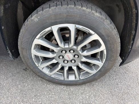 Used 2022 GMC Acadia Denali w/ Trailering Package AWD/4WD image 9