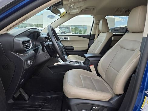 Certified 2020 Ford Explorer Limited AWD/4WD image 9