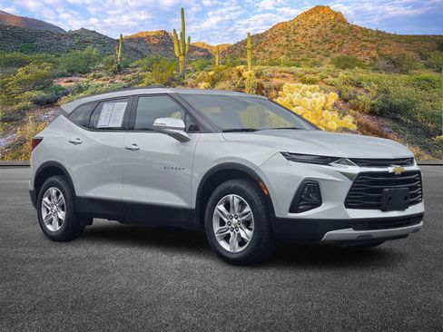 Used 2021 Chevrolet Blazer LT image 2