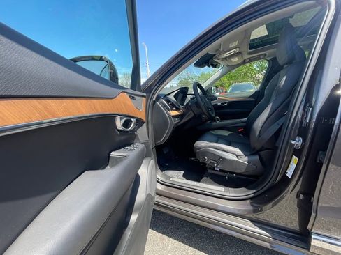 Used 2024 Volvo XC90 B6 Plus image 15