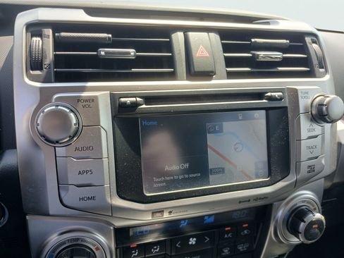 Used 2018 Toyota 4Runner SR5 AWD/4WD image 10
