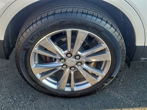 Used 2023 Cadillac XT5 Premium Luxury image 8