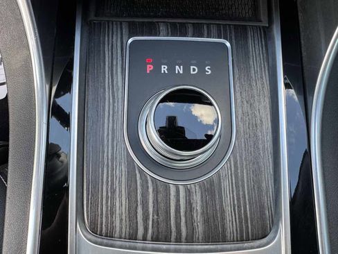 Used 2016 Jaguar XF S image 19