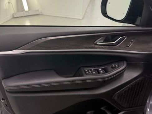 New 2025 Jeep Grand Cherokee L Limited w/ Luxury Tech Group II image 7