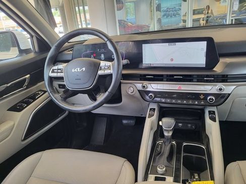 Certified 2024 Kia Telluride S w/ S Sunroof Package FWD image 15
