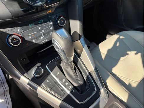 Used 2017 Ford Focus Titanium image 31