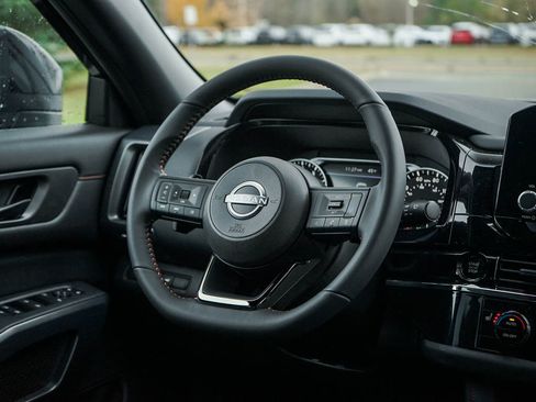 New 2025 Nissan Pathfinder Rock Creek image 17