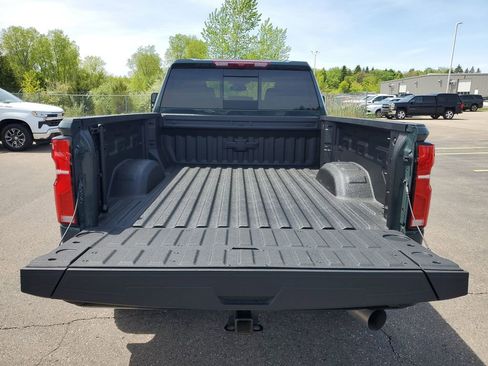 Used 2025 Chevrolet Silverado 2500 LT w/ Trail Boss Package AWD/4WD image 31