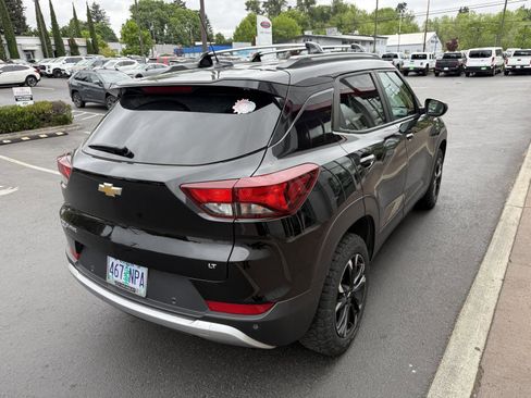 Used 2022 Chevrolet TrailBlazer LT w/ Convenience Package AWD/4WD image 5