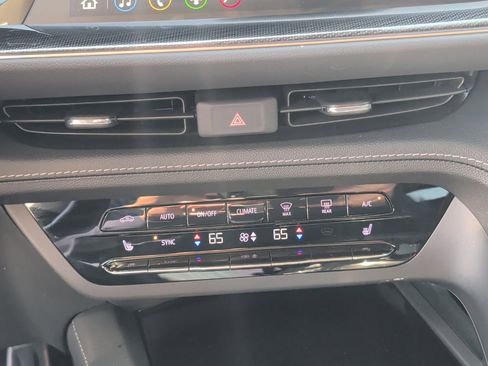 Used 2022 Buick Envision Essence w/ Sport Touring Package AWD/4WD image 19