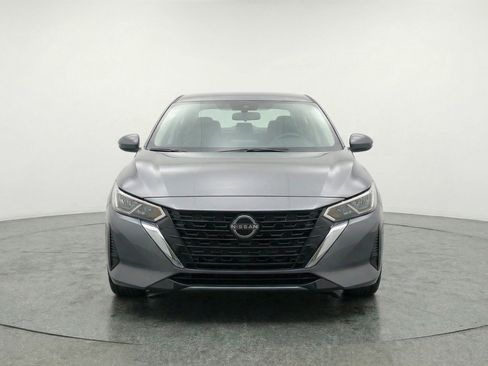 Used 2025 Nissan Sentra SV image 2