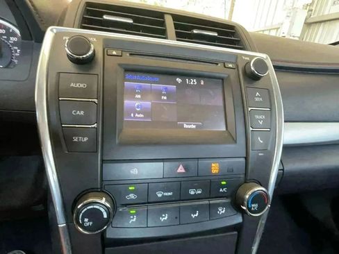 Used 2016 Toyota Camry SE image 15