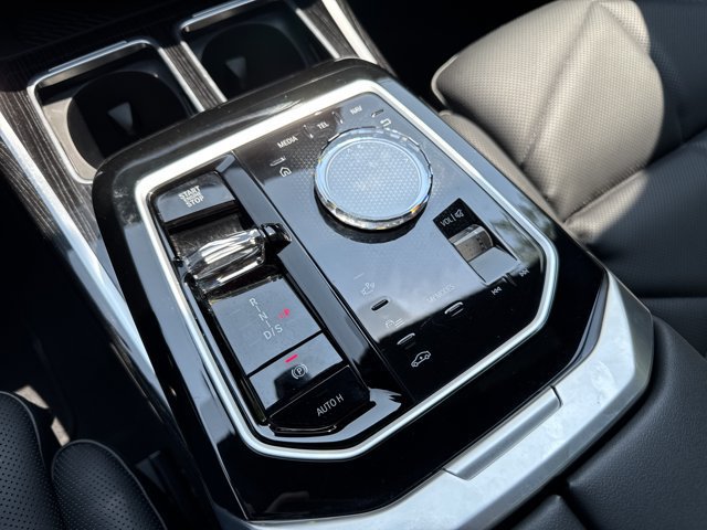 Certified 2026 BMW 740i xDrive AWD/4WD image 17