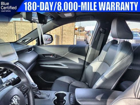 Used 2021 Toyota Venza Limited image 14