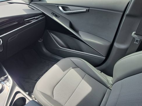 New 2026 Kia Niro Wind FWD image 16