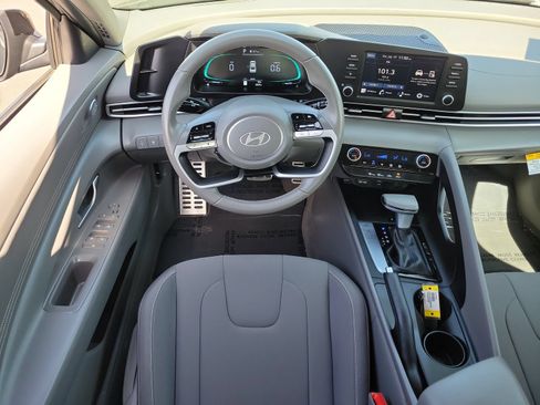 Certified 2025 Hyundai Elantra Sport FWD image 7
