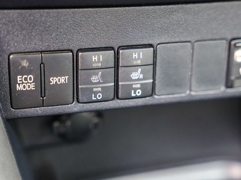 Used 2016 Toyota RAV4 Limited w/ Advanced Technology Package FWD image 16