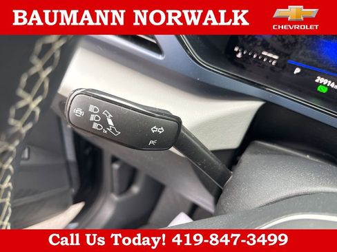 Used 2023 Volkswagen Taos SE FWD image 11