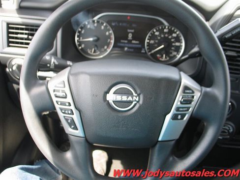 Used 2024 Nissan Titan SV AWD/4WD image 13