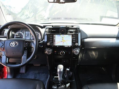 Certified 2022 Toyota 4Runner TRD Off-Road Premium w/ Moonroof Package AWD/4WD image 18