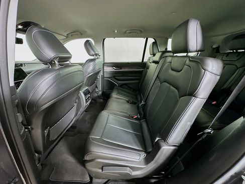 Used 2022 Jeep Grand Cherokee L Limited w/ Luxury Tech Group II image 27