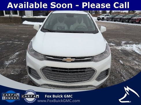 Certified 2022 Chevrolet Trax LT w/ LT Convenience Package image 2