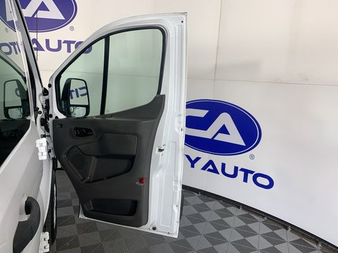 Used 2021 Ford Transit 350 XLT RWD image 34