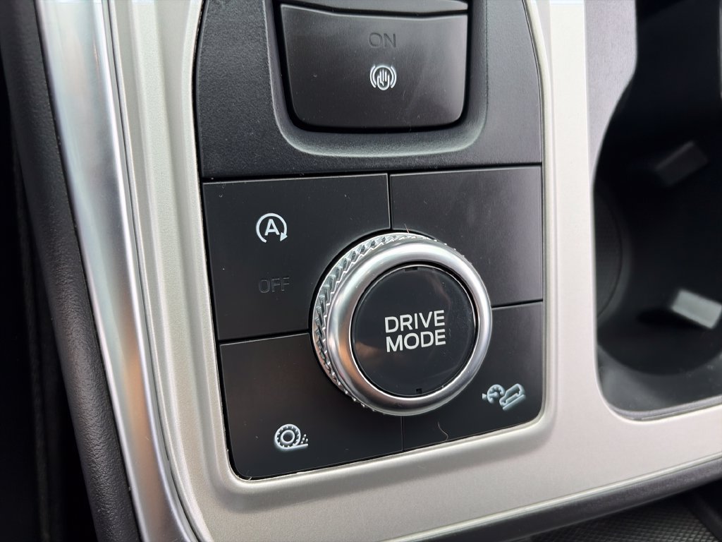 Used 2024 Ford Explorer XLT w/ Equipment Group 202A AWD/4WD image 27