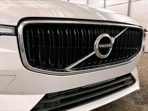 Used 2019 Volvo XC60 T5 Momentum w/ Multimedia Package AWD/4WD image 29