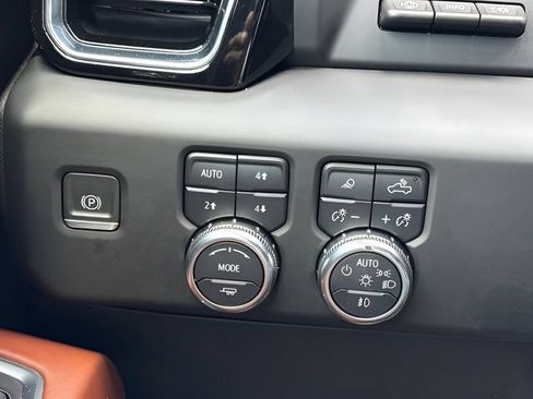Used 2023 GMC Sierra 1500 Denali Ultimate AWD/4WD image 29