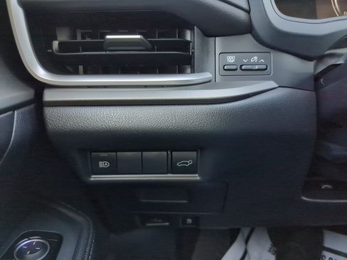 Used 2025 Toyota Grand Highlander FWD image 30