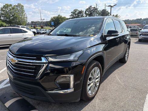 Used 2022 Chevrolet Traverse LT FWD image 1