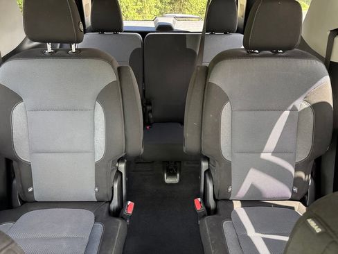 Used 2018 Chevrolet Traverse LT FWD image 25