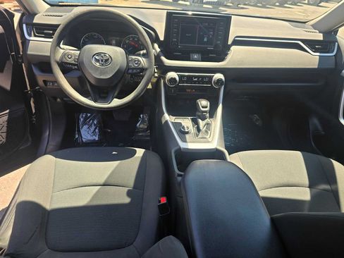 Used 2022 Toyota RAV4 LE AWD/4WD image 18