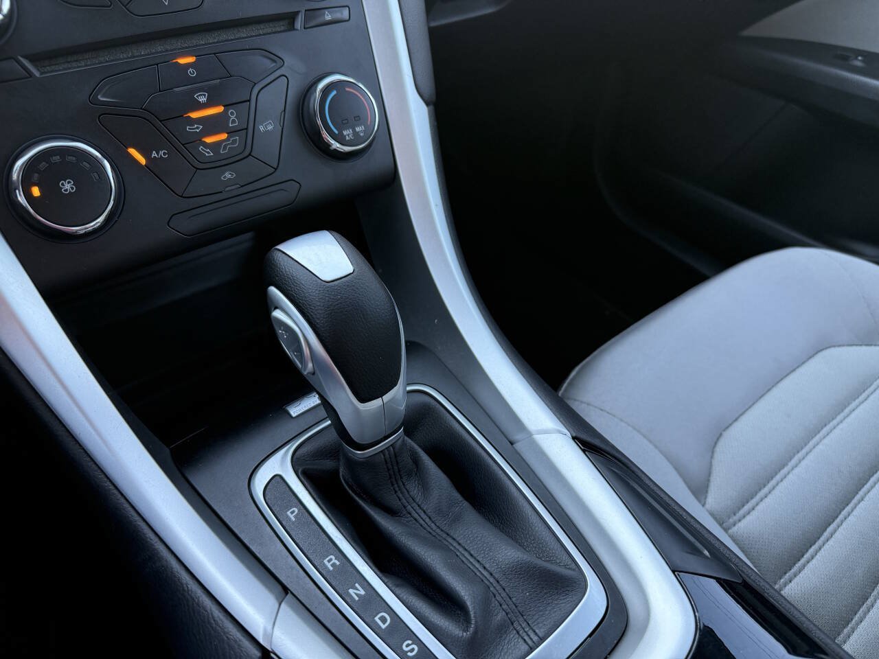 Used 2014 Ford Fusion S FWD image 26