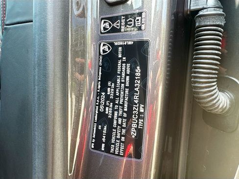 Used 2024 Lamborghini Urus Performante image 35