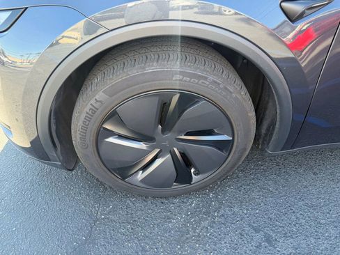 Used 2026 Tesla Model Y Long Range image 5