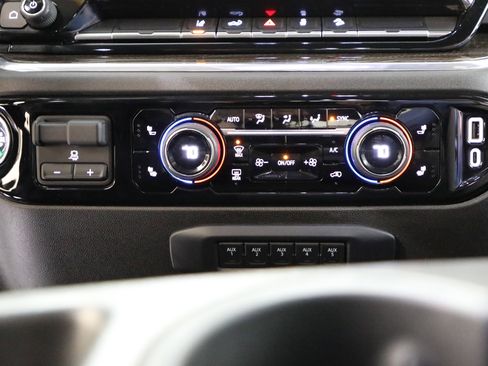 Used 2024 Chevrolet Silverado 2500 LT image 6